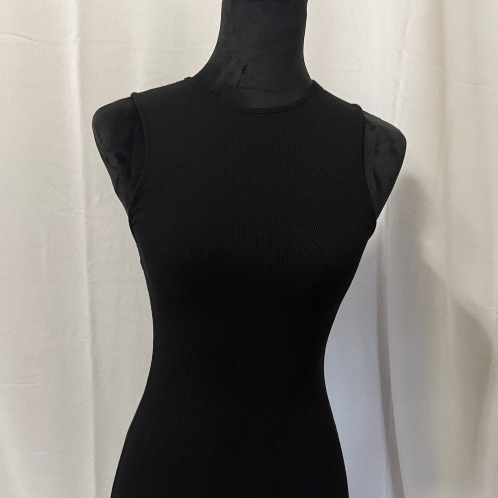 SKIMS SOFT LOUNGE
SLEEVELESS LONG
DRESS - Picture 3 of 4
